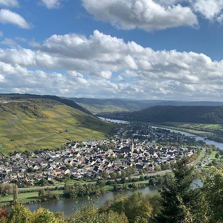 Отель Weinhof Michael Morbach Цельтинген-Рахтиг Экстерьер фото